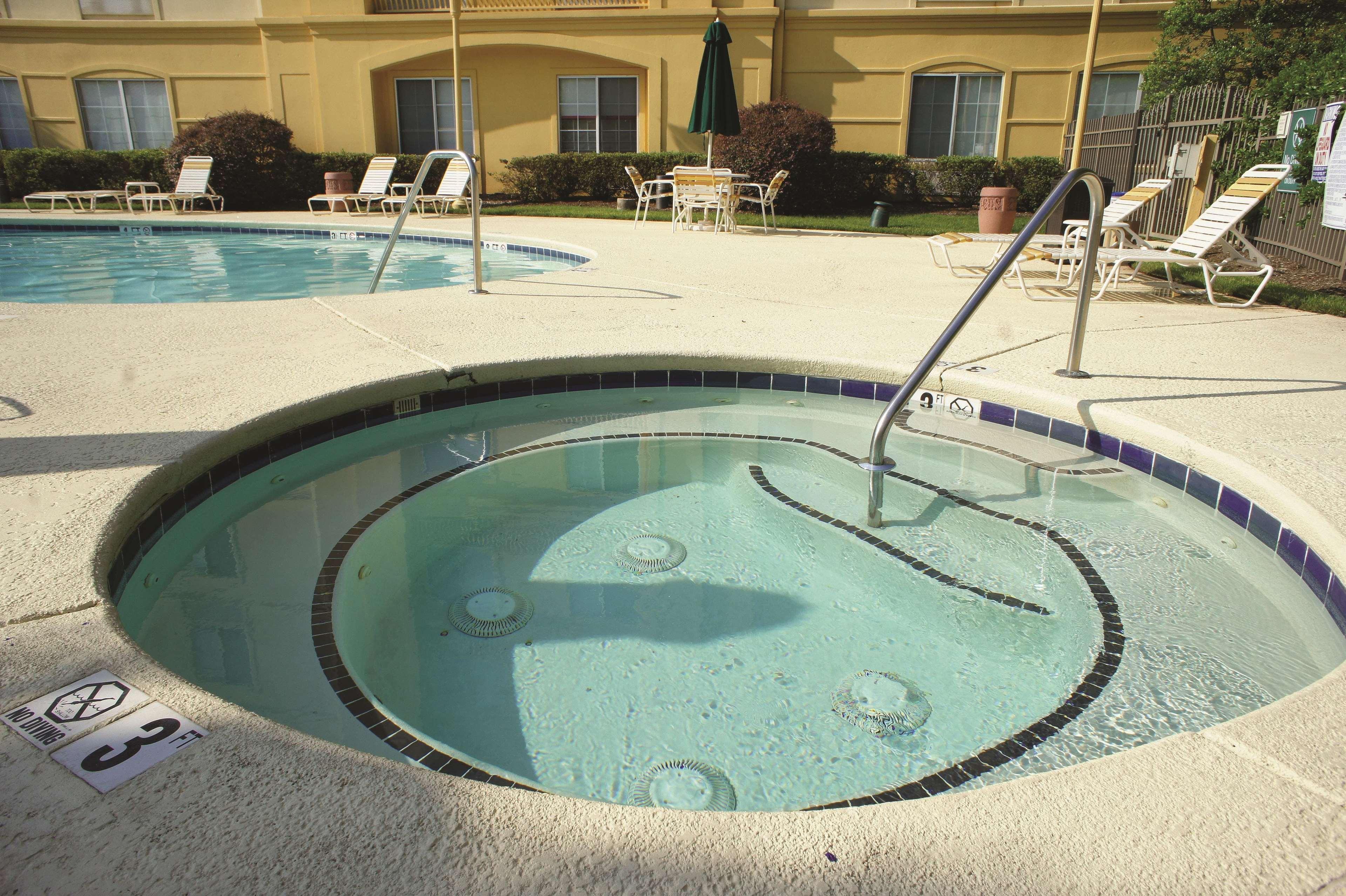 La Quinta By Wyndham Raleigh/Durham Southpoint Hotel Bagian luar foto
