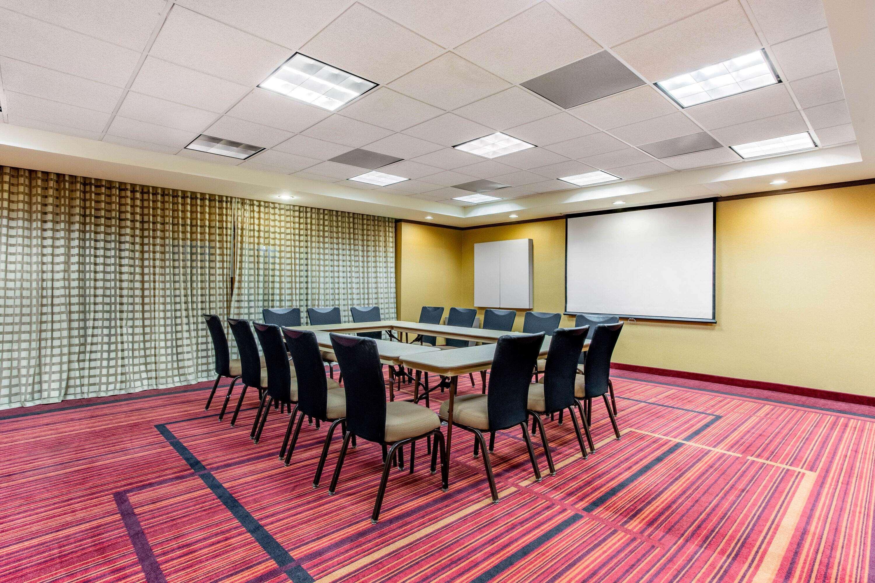 La Quinta By Wyndham Raleigh/Durham Southpoint Hotel Bagian luar foto