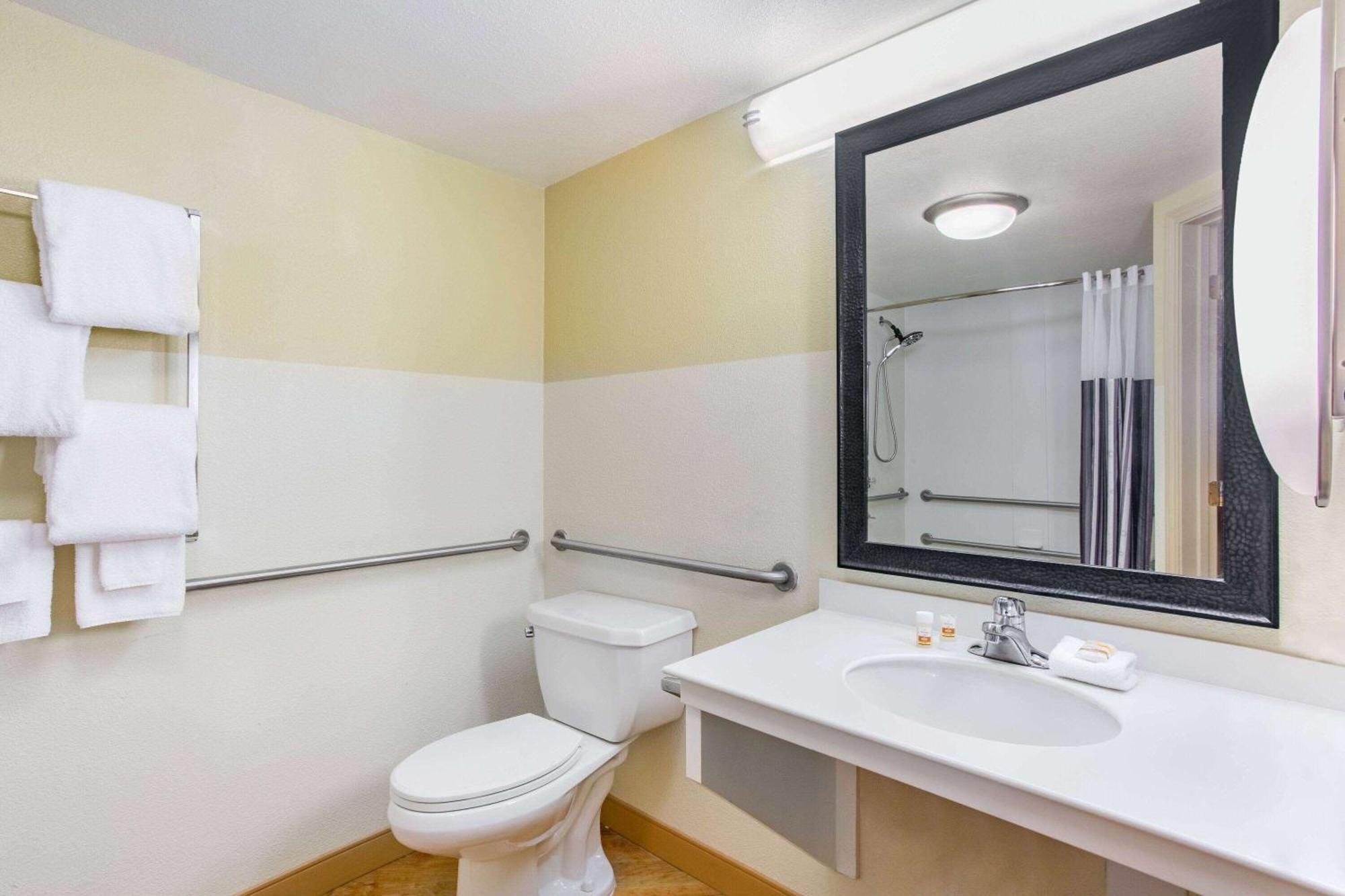 La Quinta By Wyndham Raleigh/Durham Southpoint Hotel Bagian luar foto