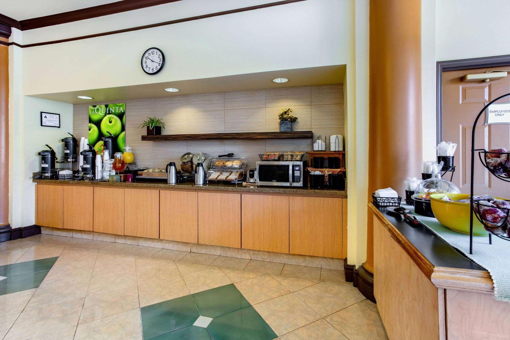 La Quinta By Wyndham Raleigh/Durham Southpoint Hotel Bagian luar foto