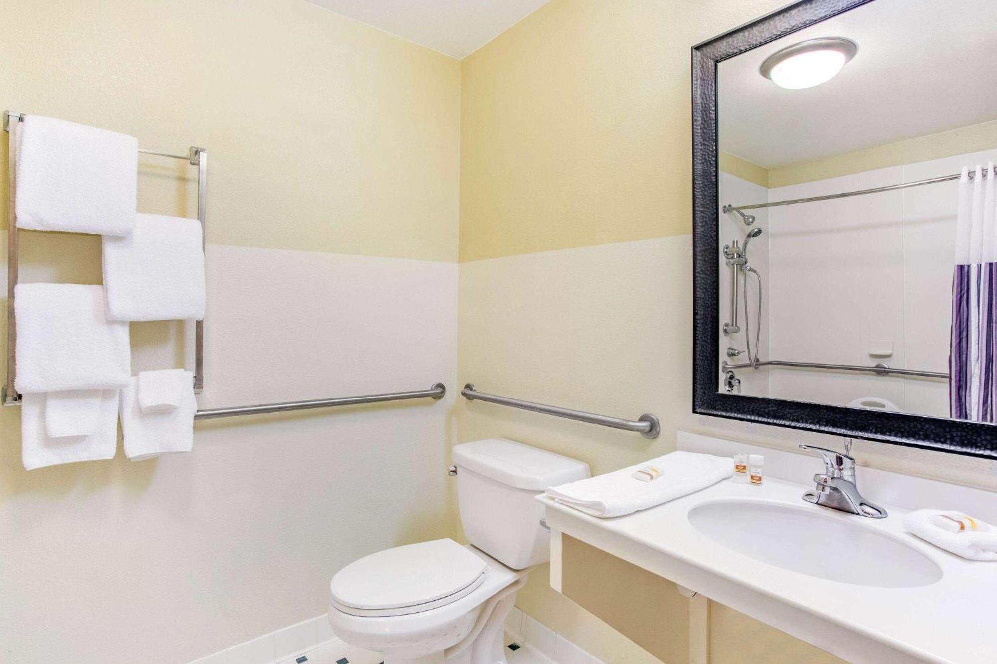 La Quinta By Wyndham Raleigh/Durham Southpoint Hotel Bagian luar foto