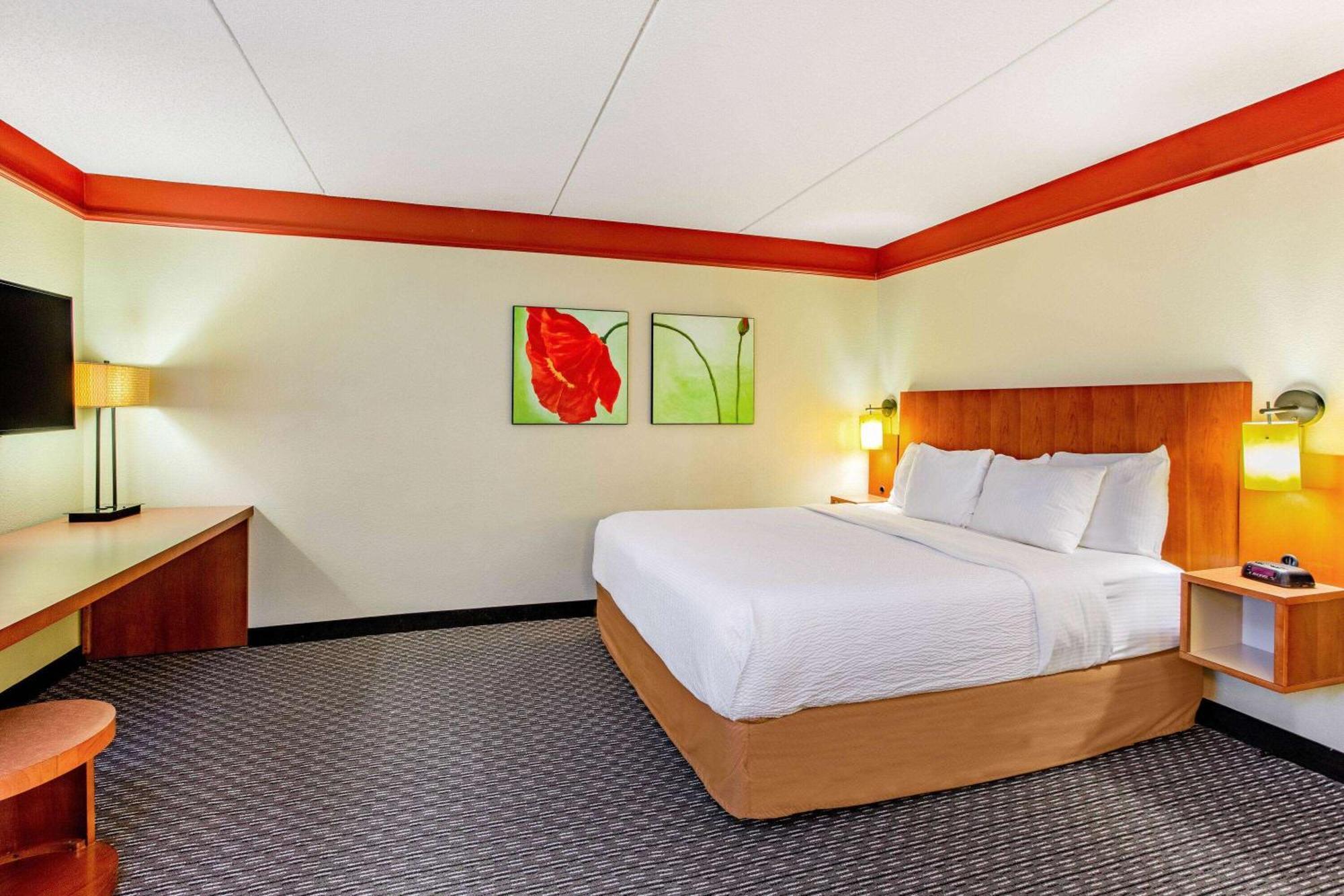 La Quinta By Wyndham Raleigh/Durham Southpoint Hotel Bagian luar foto