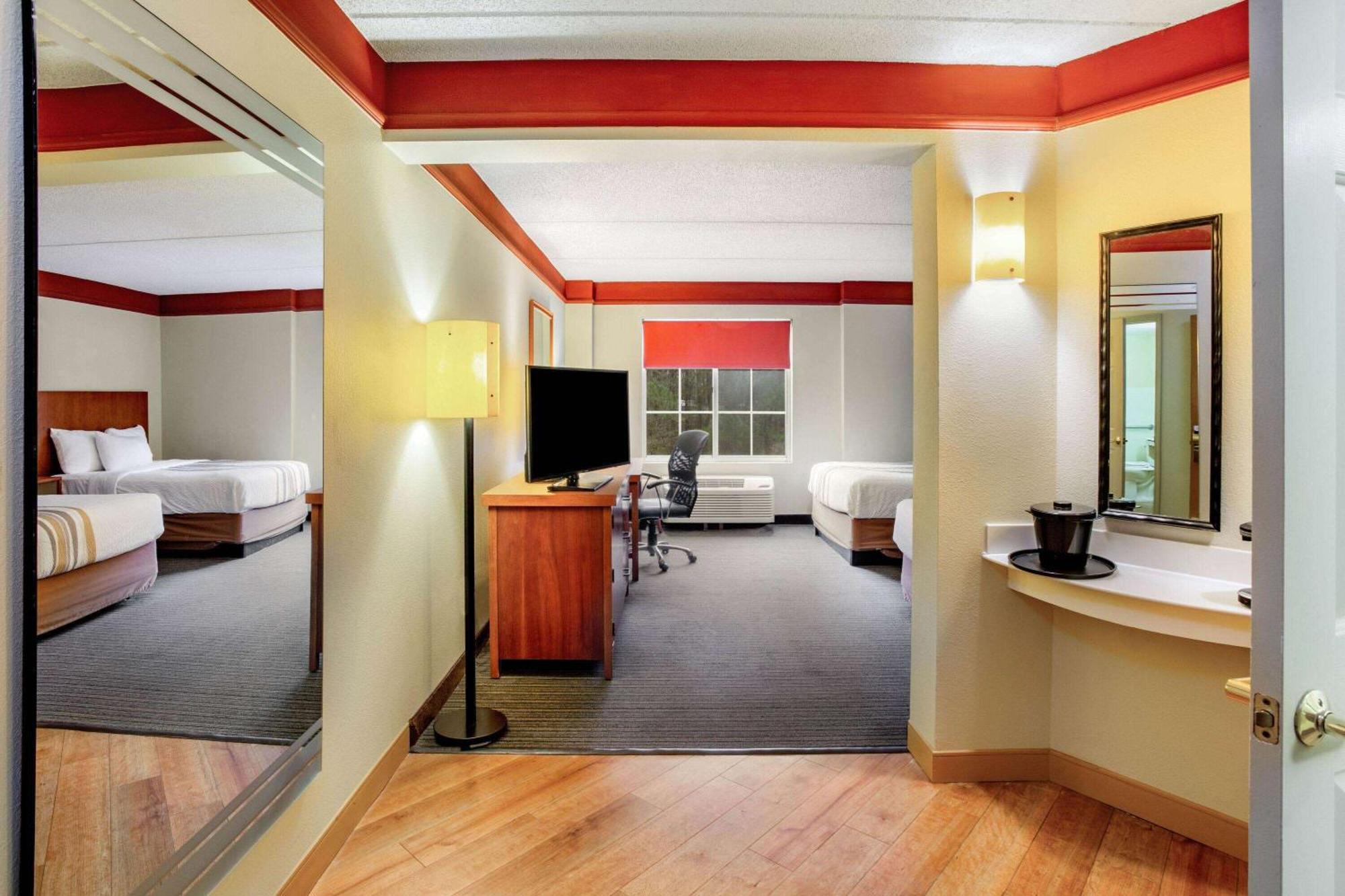 La Quinta By Wyndham Raleigh/Durham Southpoint Hotel Bagian luar foto